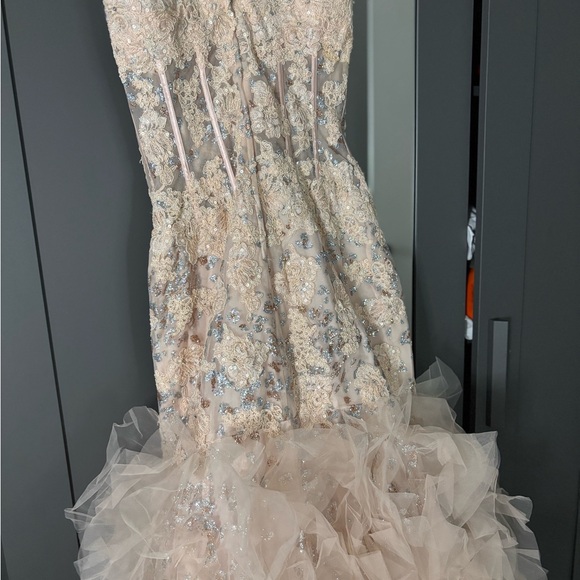 Cache - Picture 2 of 8